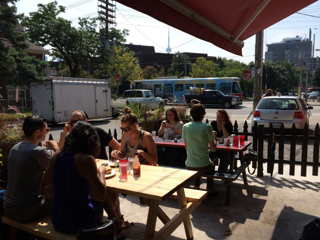 brunch-toronto-patio