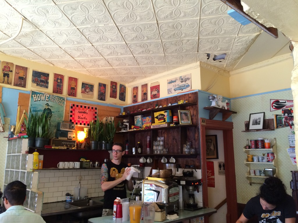 brunch-toronto-deco-vintage