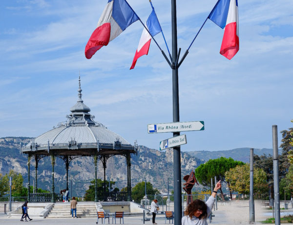 Identite-francais-a-letranger